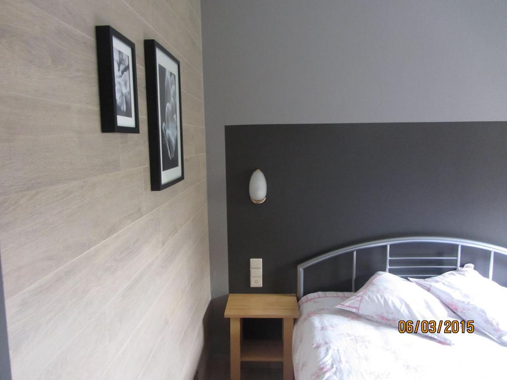 Auberge De La Lesse Celles  Pokoj fotografie