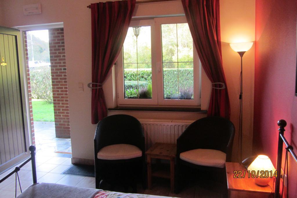 Auberge De La Lesse Celles  Pokoj fotografie