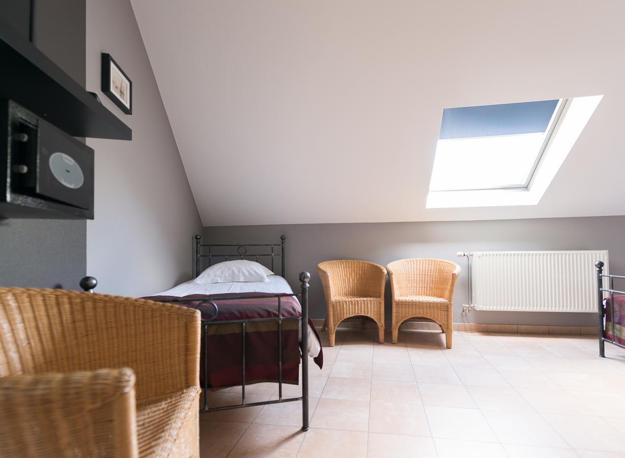 Auberge De La Lesse Celles  Exteriér fotografie