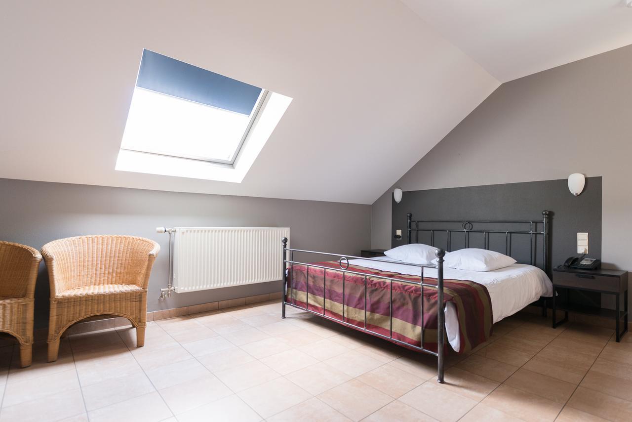 Auberge De La Lesse Celles  Exteriér fotografie