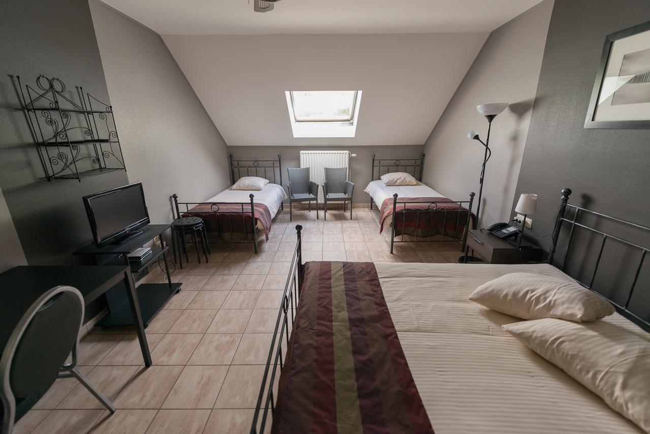 Auberge De La Lesse Celles  Exteriér fotografie