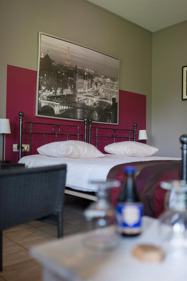 Auberge De La Lesse Celles  Exteriér fotografie