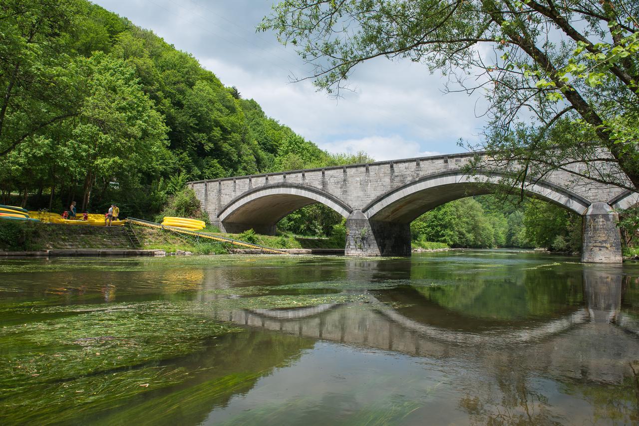 Auberge De La Lesse Celles  Exteriér fotografie